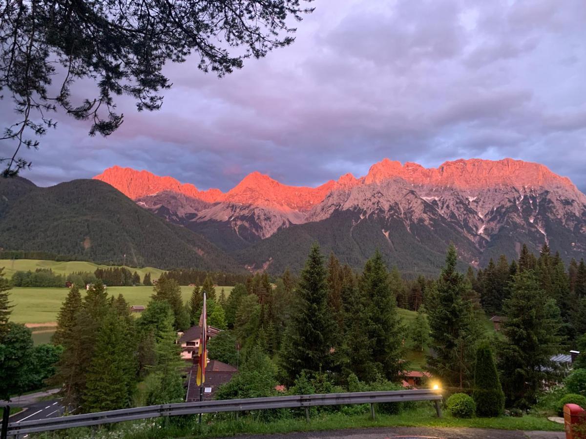 Baeckeralm - B&B 16 + Mittenwald Bagian luar foto